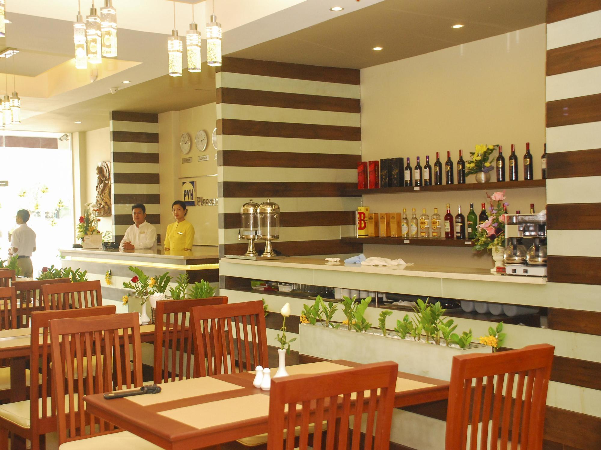 Pleasure View Hotel Yangon Esterno foto