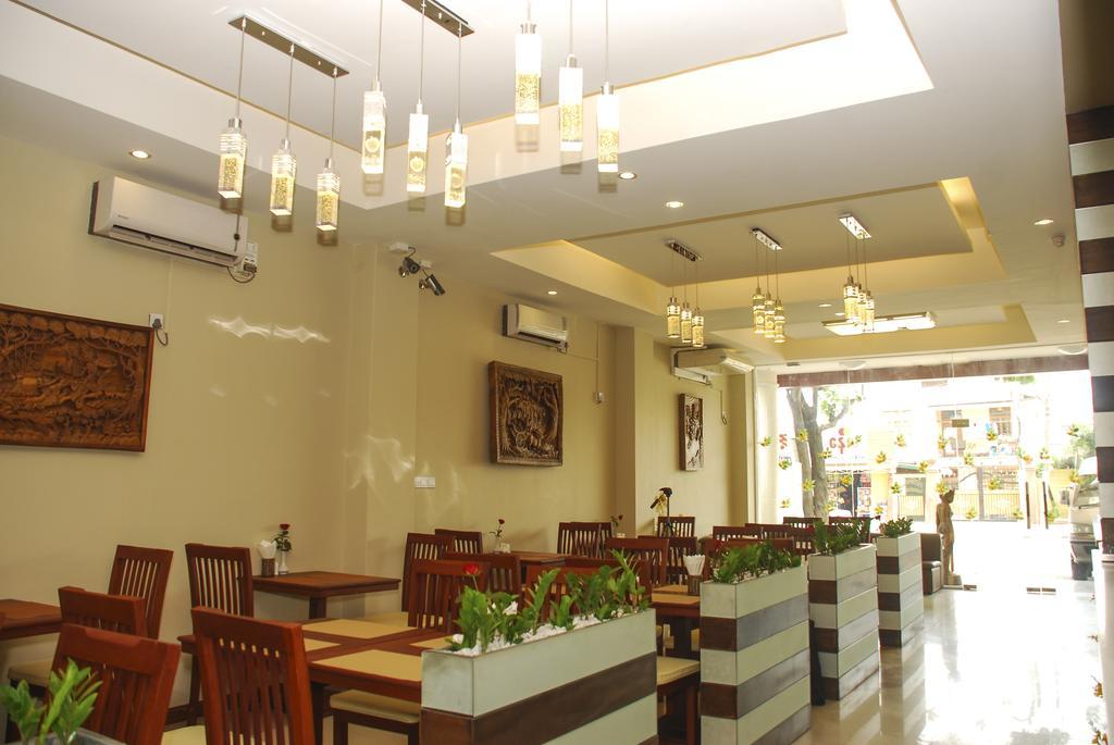 Pleasure View Hotel Yangon Esterno foto