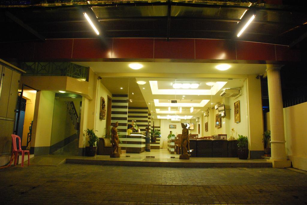 Pleasure View Hotel Yangon Esterno foto