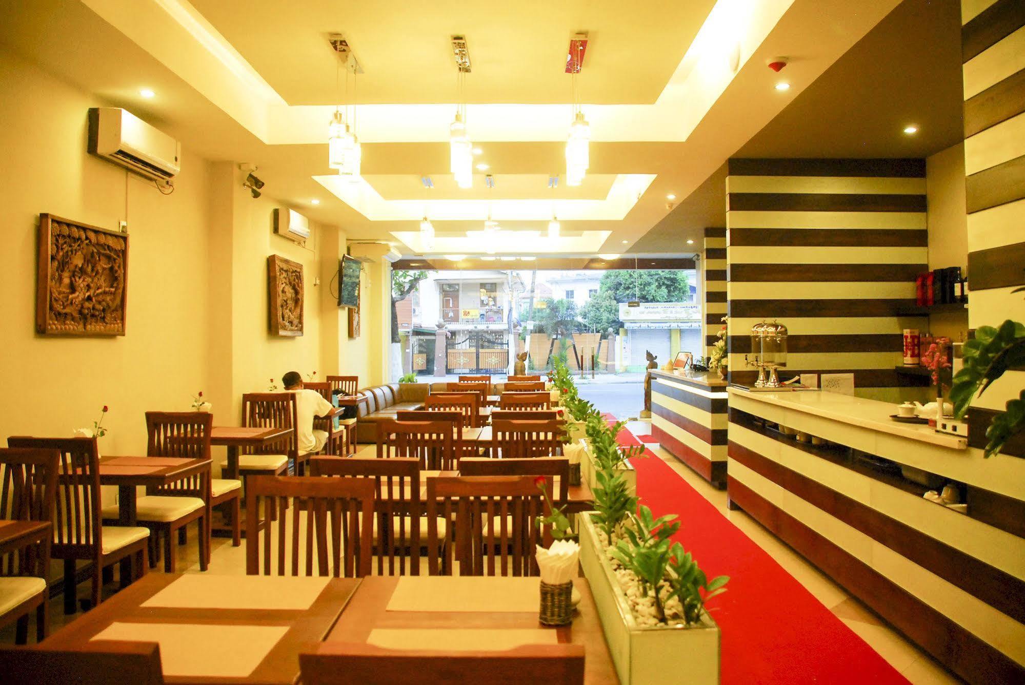 Pleasure View Hotel Yangon Esterno foto