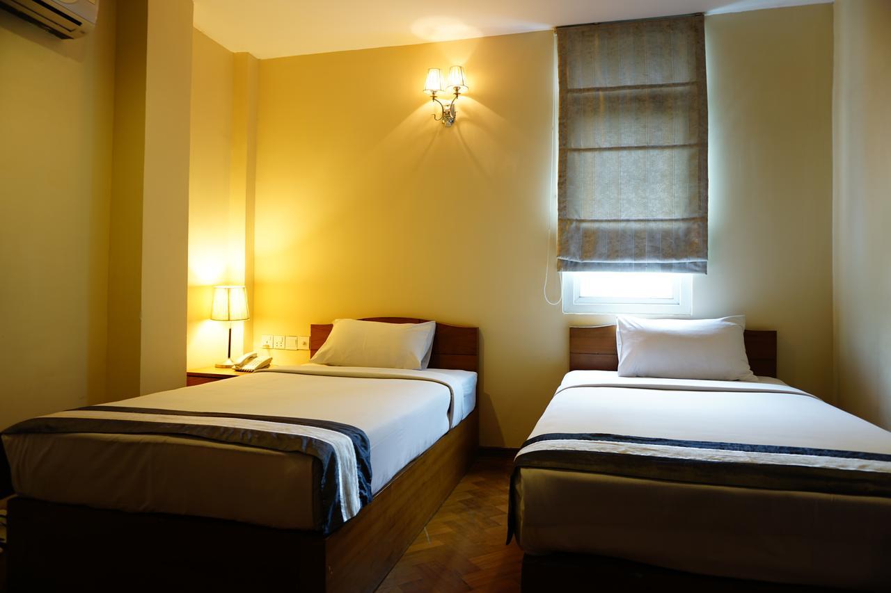 Pleasure View Hotel Yangon Esterno foto