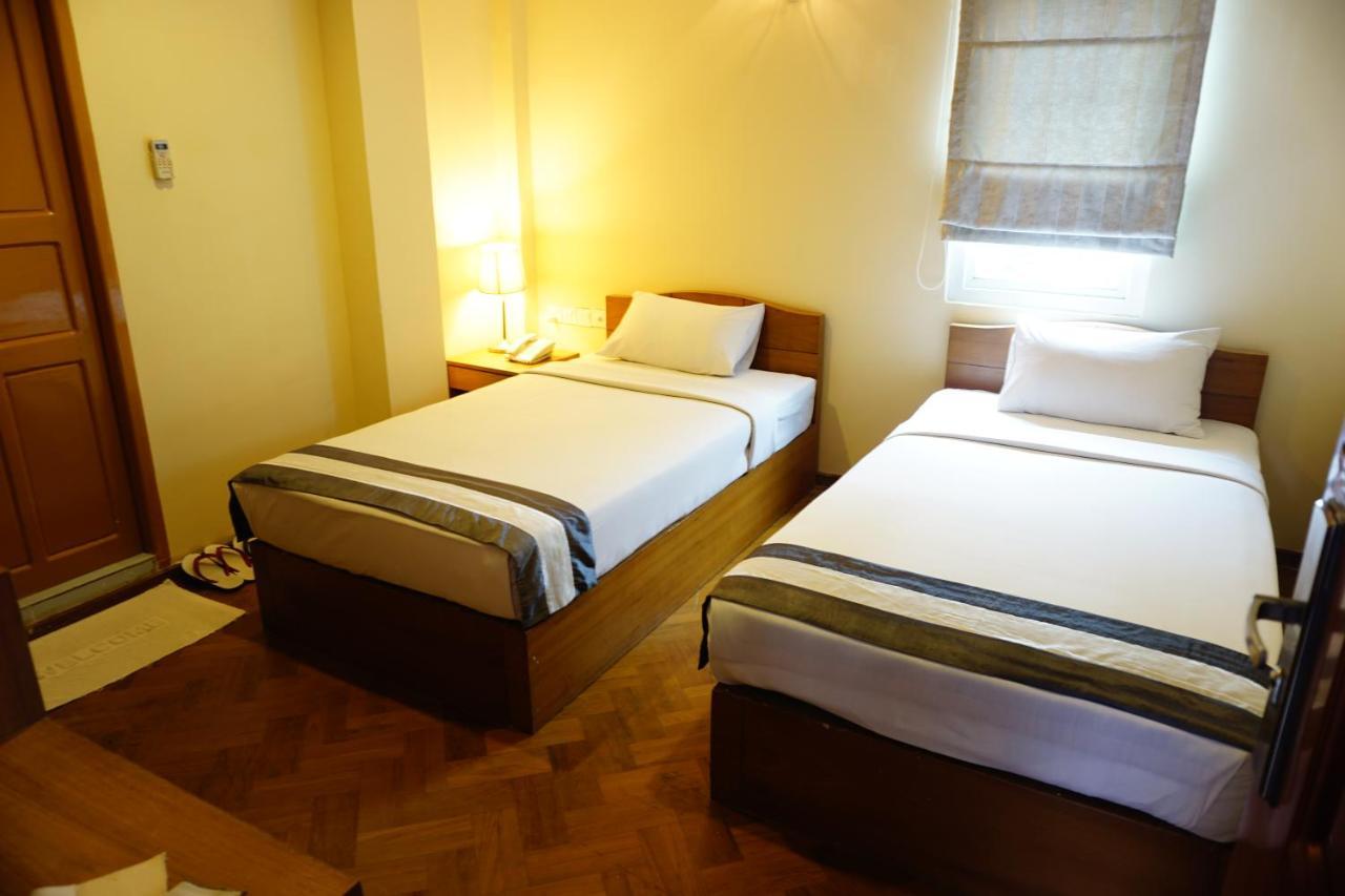 Pleasure View Hotel Yangon Esterno foto