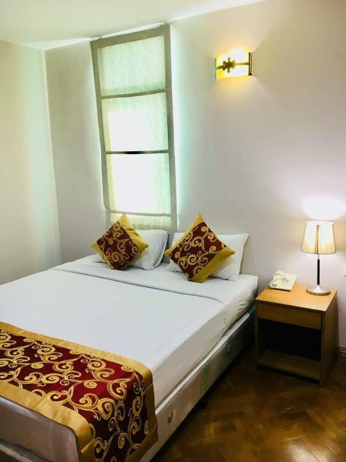 Pleasure View Hotel Yangon Esterno foto