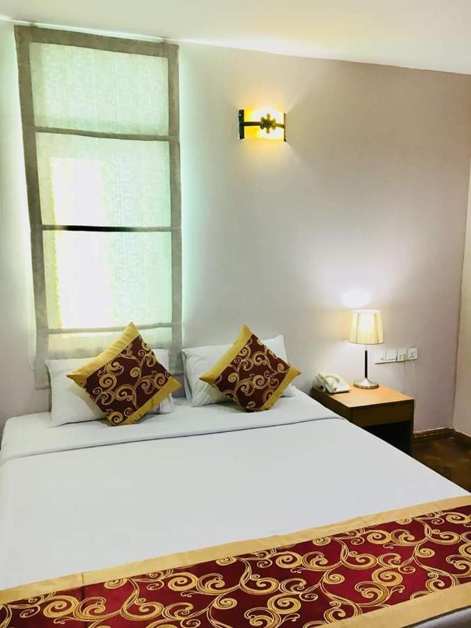 Pleasure View Hotel Yangon Esterno foto